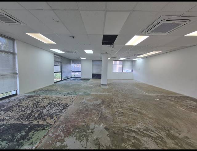 146M² OFFICE TO LET IN SANDHURST